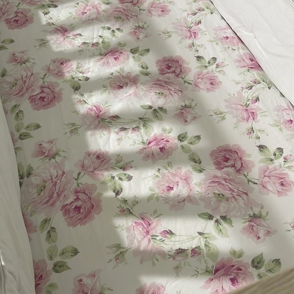 Floral crib sheet - Picture 5 of 5